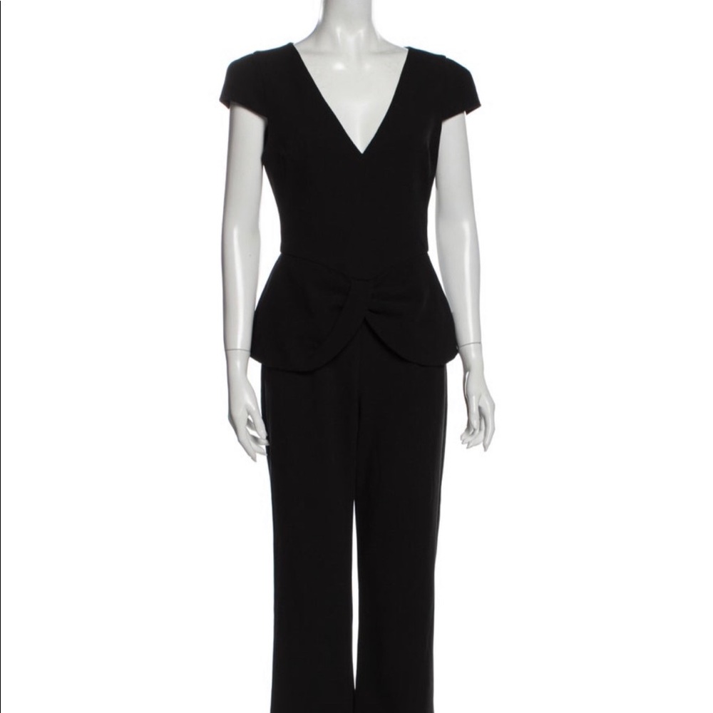 Black Halo V-neck Jumpsuit NWT Size 4